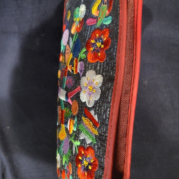 Oriental Embroidered Fabric Zipper Wallet - Picture 3 of 4